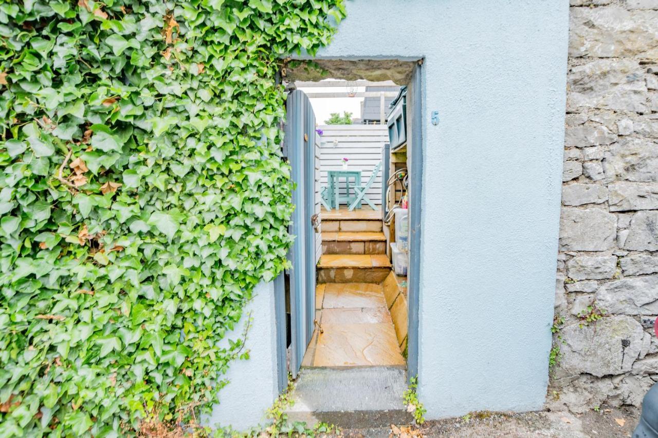 Cosy Retreat In The City Centre 戈尔韦 外观 照片